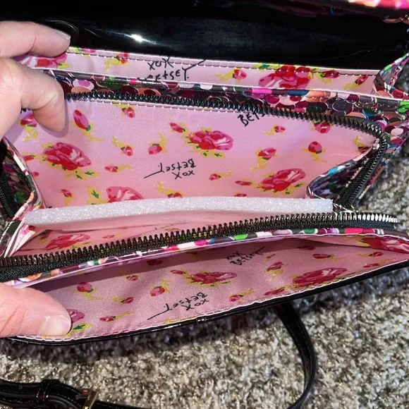 Betsey Johnson rainbows Xodanie purse - Picture 5 of 10